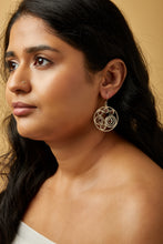 Load image into Gallery viewer, Garnet Crystal Earrings
